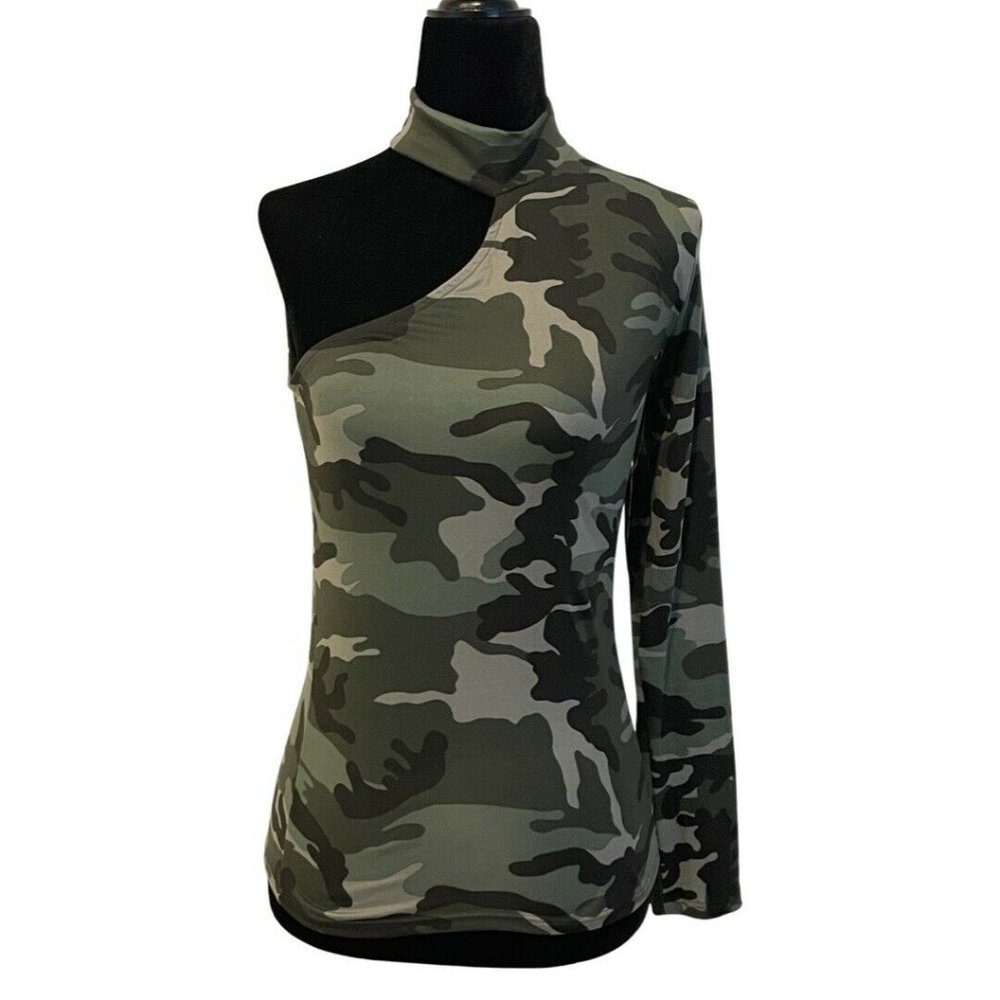 NWT Smoke & Mirrors Mock Neck On Sleeve Camo Top Sz S